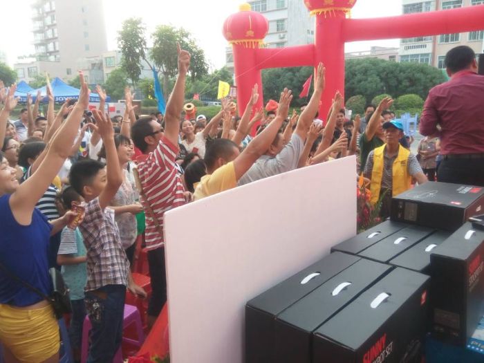 汕頭金艾陶瓷磚品牌旗艦店開業(yè)現(xiàn)場