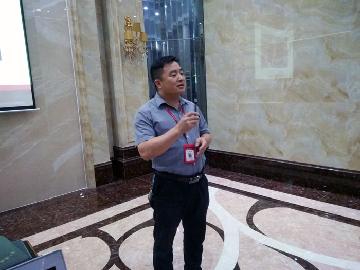 2017年11月2日晚，生命不息，學(xué)習(xí)不止金艾陶法定學(xué)習(xí)日，11月全公司人員學(xué)習(xí)會圓滿結(jié)束，一起分享《干法》，樂于工作，開心生活，即使在苦難中，只要拼命工作，就能帶來不可思議的好運(yùn)。過好每一天，就是成功之道！